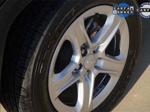 Certified 2023 Jeep Compass Latitude image 9