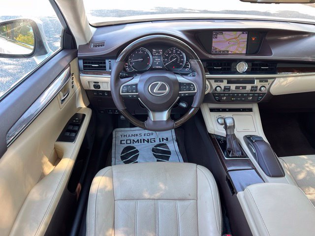 Used 2016 Lexus ES 350 w/ Luxury Package w/Wood Trim FWD image 30