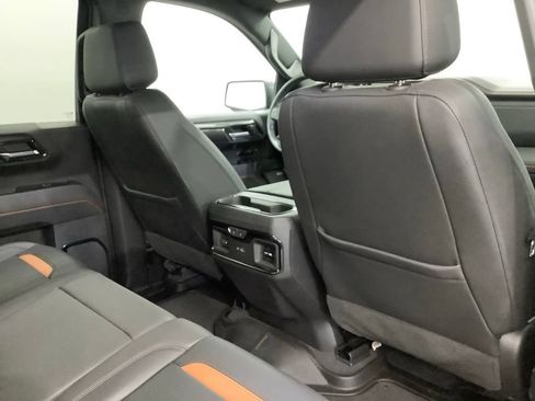 Used 2023 GMC Sierra 1500 AT4 w/ Technology Package AWD/4WD image 33