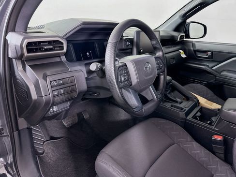 Used 2025 Toyota Tacoma SR image 9
