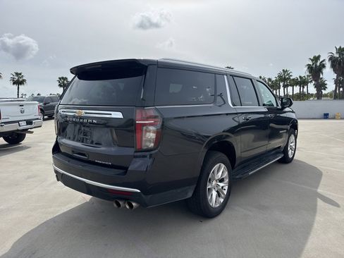 Used 2023 Chevrolet Suburban Premier image 3