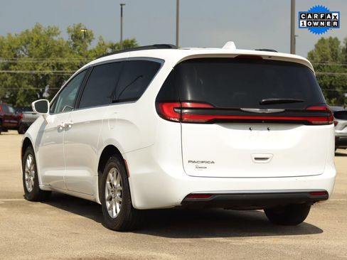 Used 2022 Chrysler Pacifica Touring-L FWD image 5