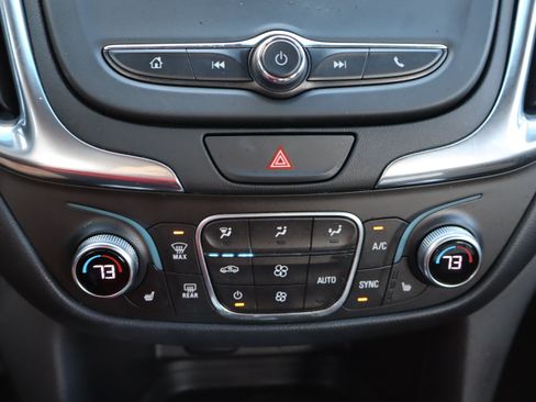 Used 2018 Chevrolet Equinox LT FWD image 26