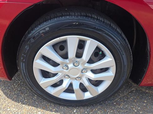 Used 2014 Nissan Sentra SV w/ SV Driver Package FWD image 9
