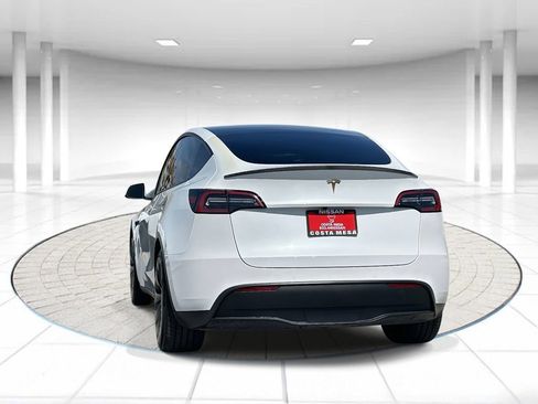 Used 2022 Tesla Model Y Performance image 3