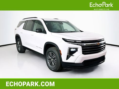 Used 2025 Chevrolet Traverse LT AWD/4WD image 1