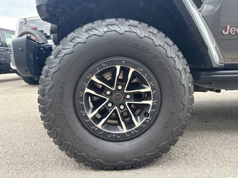 Used 2025 Jeep Wrangler Unlimited Rubicon AWD/4WD image 19