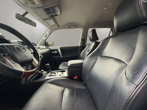 Used 2017 Toyota 4Runner SR5 AWD/4WD image 12