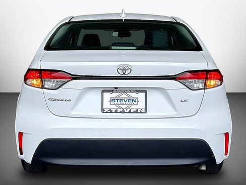 Used 2024 Toyota Corolla LE FWD image 5