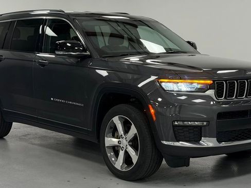 Used 2022 Jeep Grand Cherokee L Limited AWD/4WD image 6