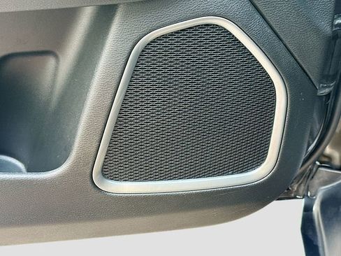 Used 2023 Jeep Compass Latitude image 19