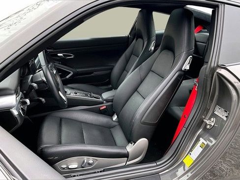 Used 2017 Porsche 911 Carrera 4 image 23