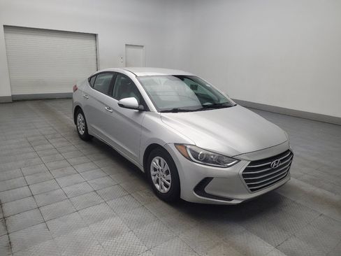 Used 2018 Hyundai Elantra SE FWD image 13