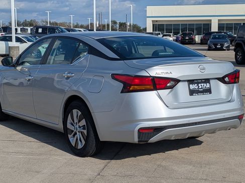 Used 2024 Nissan Altima 2.5 S image 6