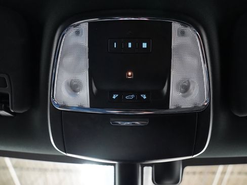 Used 2019 Jeep Grand Cherokee Laredo image 31