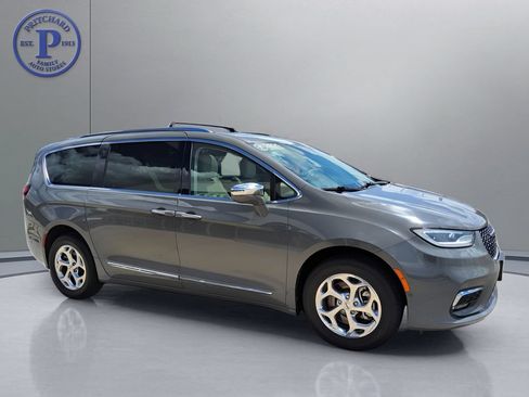 Used 2021 Chrysler Pacifica Limited w/ Premium & Safety Sphere Group AWD/4WD image 1