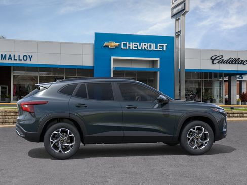 New 2026 Chevrolet Trax LT FWD image 30