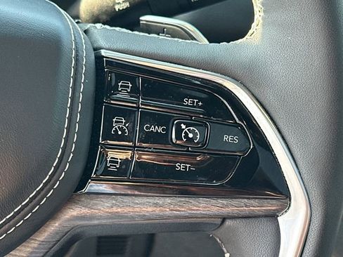 Used 2023 Jeep Grand Cherokee Overland image 32