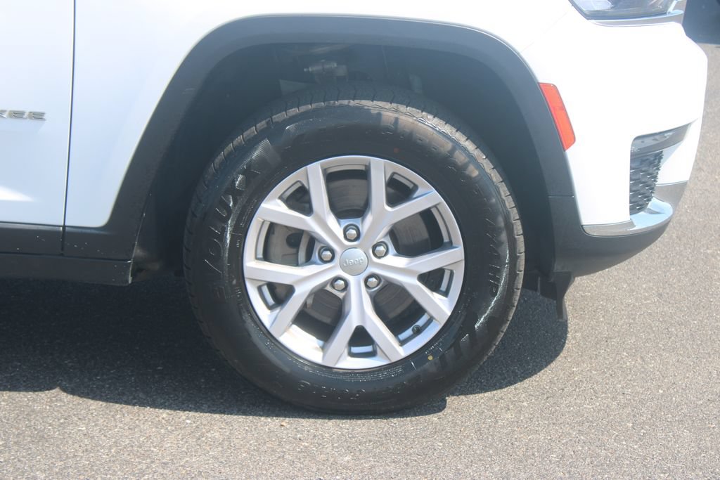 Used 2022 Jeep Grand Cherokee L Limited RWD image 12