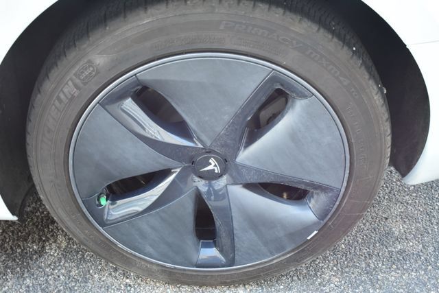 Used 2020 Tesla Model 3 Standard Range Plus RWD image 41