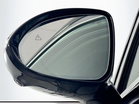 Used 2024 Genesis GV70 2.5T w/ Advanced Package AWD/4WD image 5