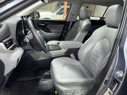 Certified 2022 Toyota Highlander XLE image 15