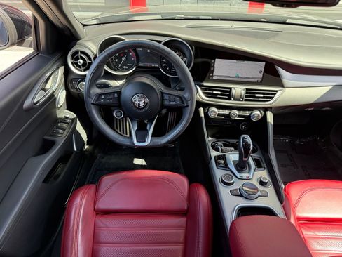 Used 2022 Alfa Romeo Giulia Veloce image 21