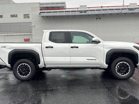 New 2026 Toyota Tacoma TRD Off-Road image 9