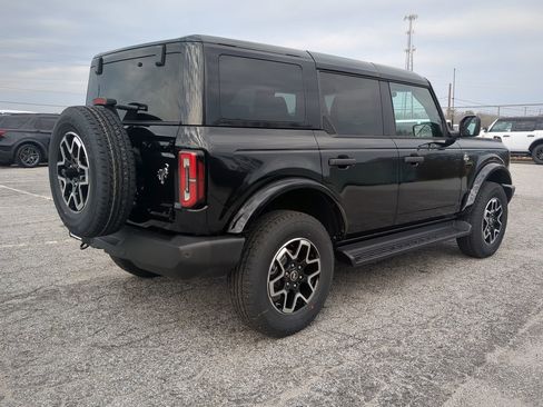 New 2026 Ford Bronco Outer Banks AWD/4WD image 3