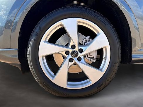 Used 2025 Audi Q5 Premium Plus image 8