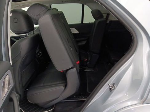 Used 2024 Mercedes-Benz GLE 350 4MATIC w/ AMG Line Exterior image 11