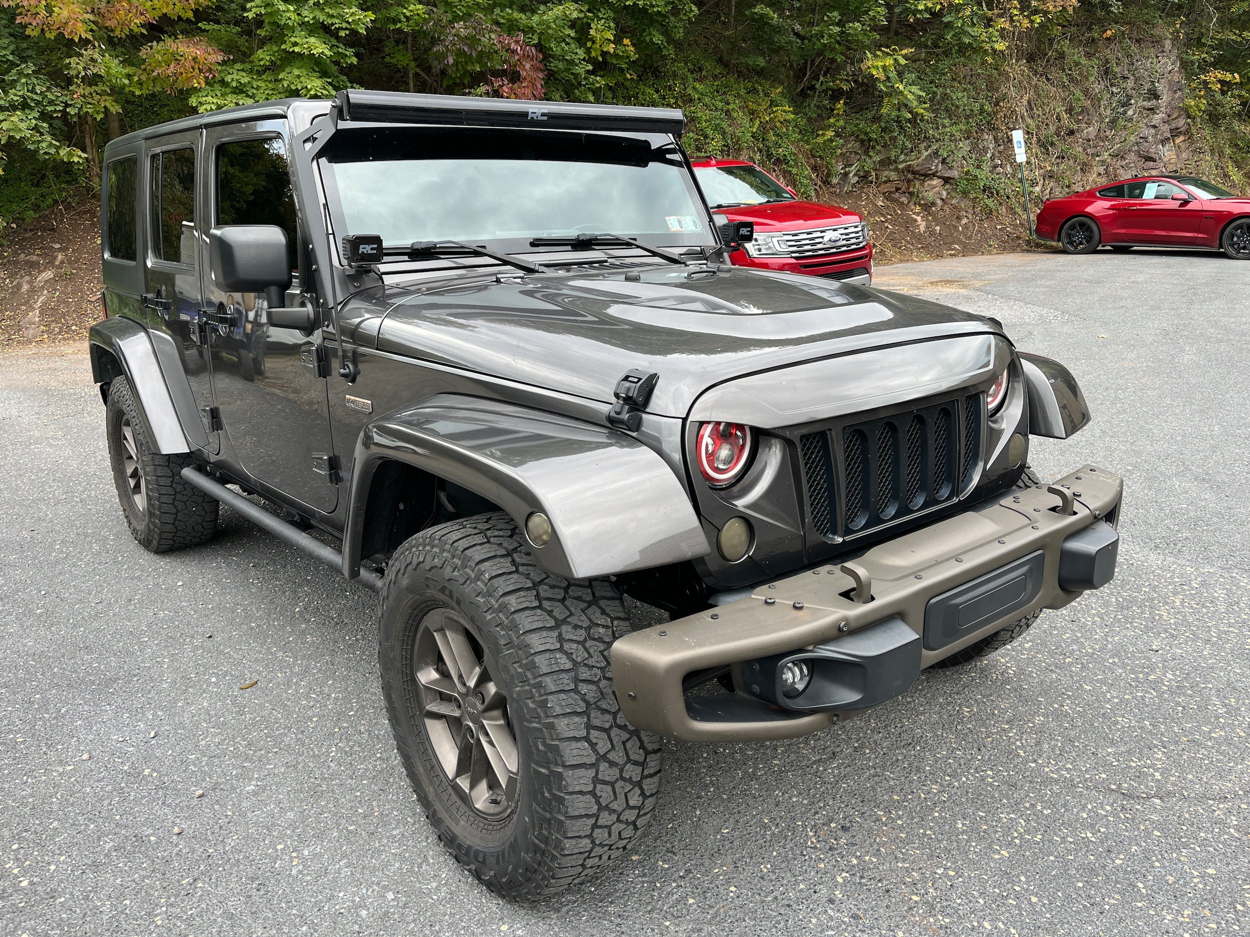 Used 2017 Jeep Wrangler Unlimited Sahara AWD/4WD image 4