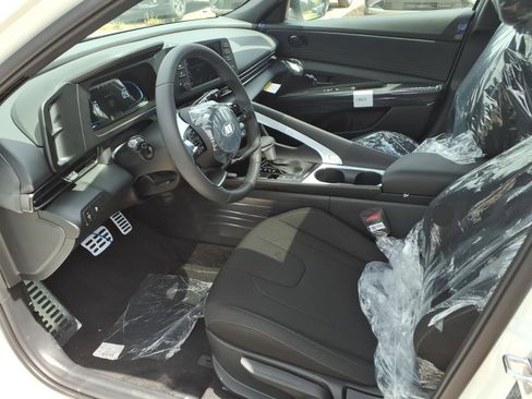 New 2026 Hyundai Elantra SEL Sport Premium w/ Cargo Package FWD image 5