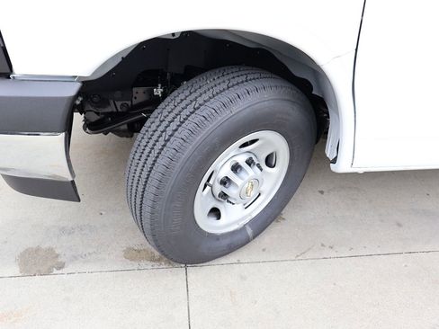 New 2026 Chevrolet Express 2500 w/ Enhanced Convenience Package RWD image 30