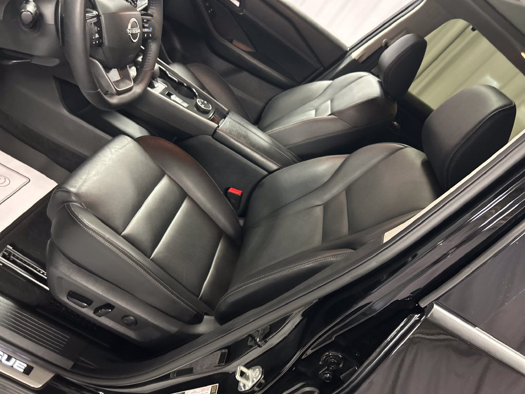 Used 2025 Nissan Rogue SL w/ Tech Package AWD/4WD image 10