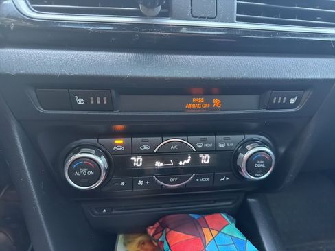 Used 2014 MAZDA MAZDA3 i Grand Touring image 9