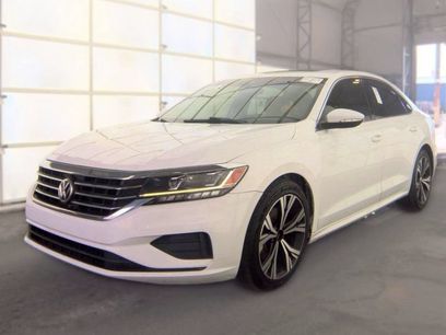 Used 2022 Volkswagen Passat 2.0T SE