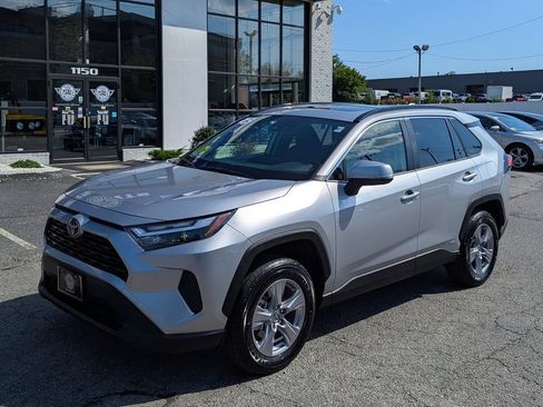 Used 2025 Toyota RAV4 XLE w/ Convenience Package AWD/4WD image 2