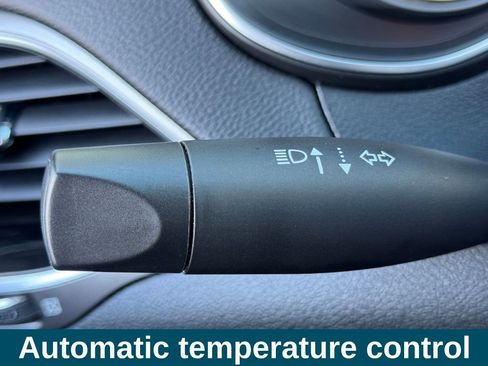 Used 2020 Jeep Cherokee Limited image 13