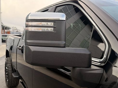 Used 2024 GMC Sierra 2500 Denali Ultimate image 17