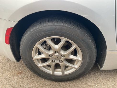 Used 2024 Chrysler Pacifica Touring-L image 9