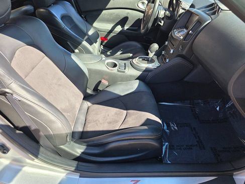 Used 2012 Nissan 370Z Touring RWD image 16