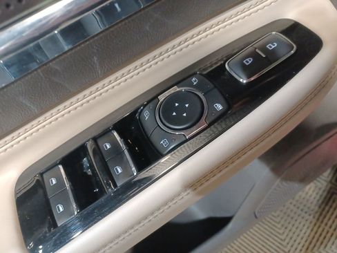 Used 2024 Lincoln Corsair AWD w/ Equipment Group 101A image 15