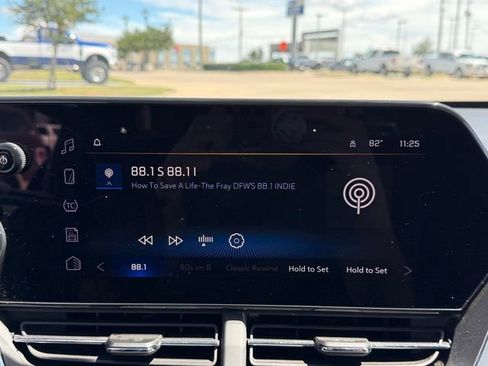 Used 2024 Chevrolet Trax RS w/ Sunroof Package FWD image 15