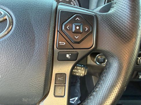 Used 2019 Toyota Tacoma TRD Off-Road w/ Technology Package image 14