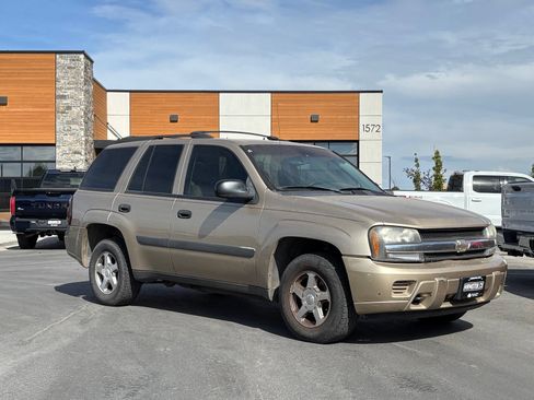 Used 2005 Chevrolet TrailBlazer LS w/ LS Preferred Equipment Group AWD/4WD image 1