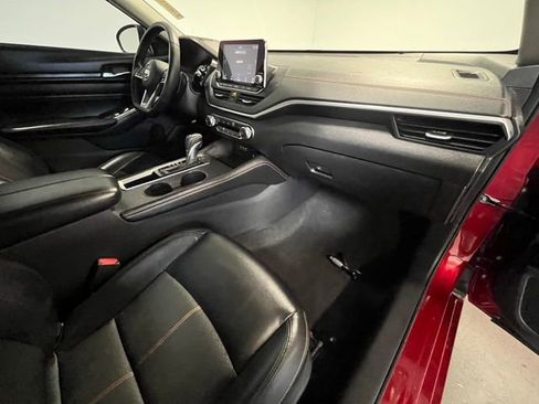 Used 2019 Nissan Altima 2.5 SR w/ SR Premium Package image 10