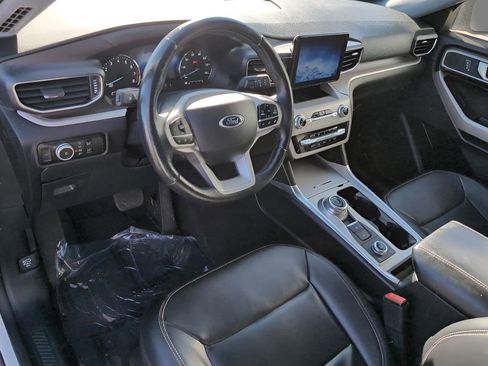 Used 2023 Ford Explorer XLT w/ Equipment Group 202A image 9