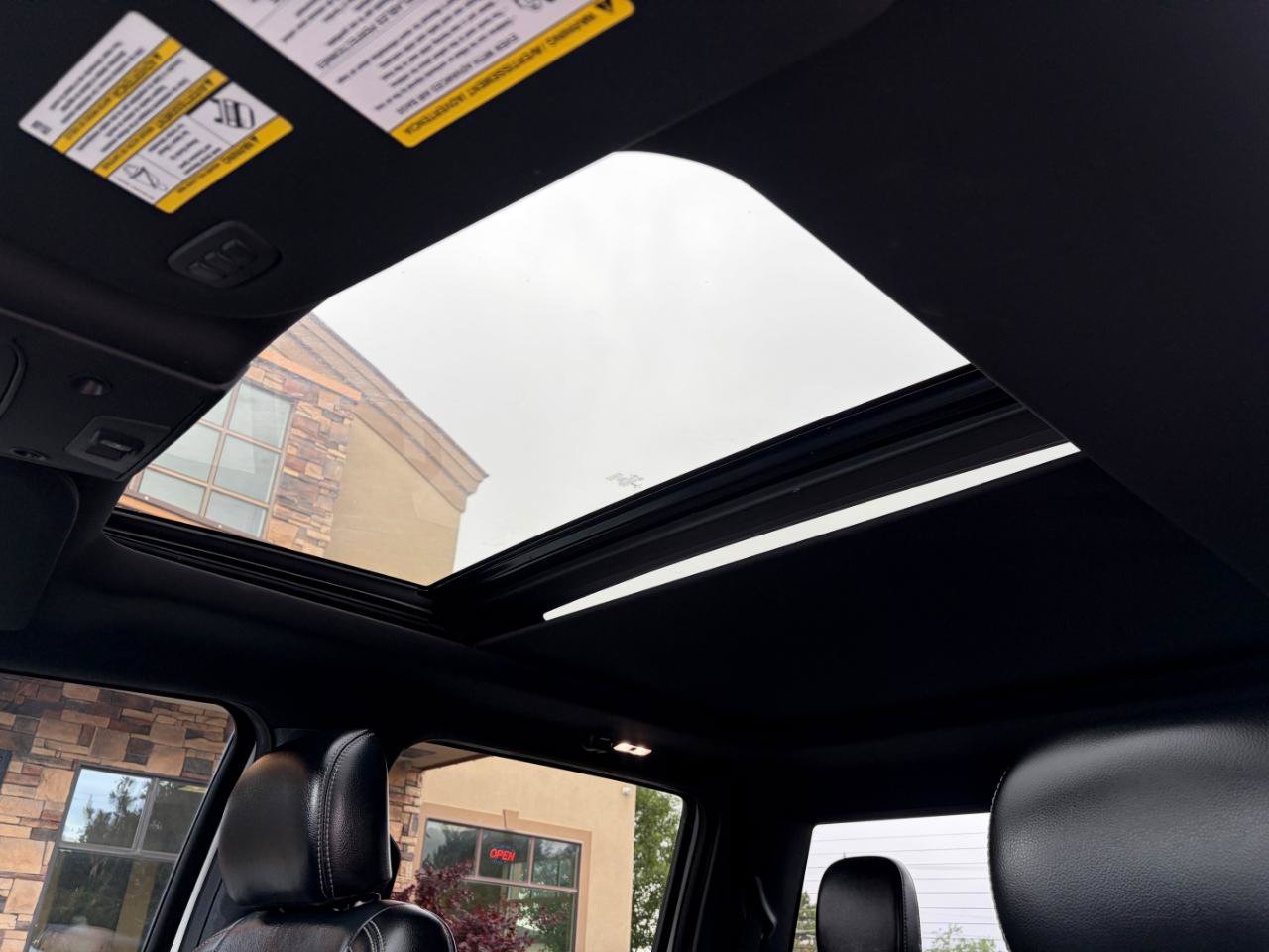 Used 2019 Ford F150 Lariat w/ Equipment Group 502A Luxury AWD/4WD image 29