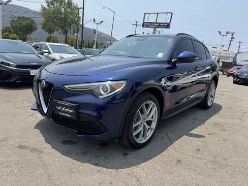 Used 2018 Alfa Romeo Stelvio Ti Sport image 3